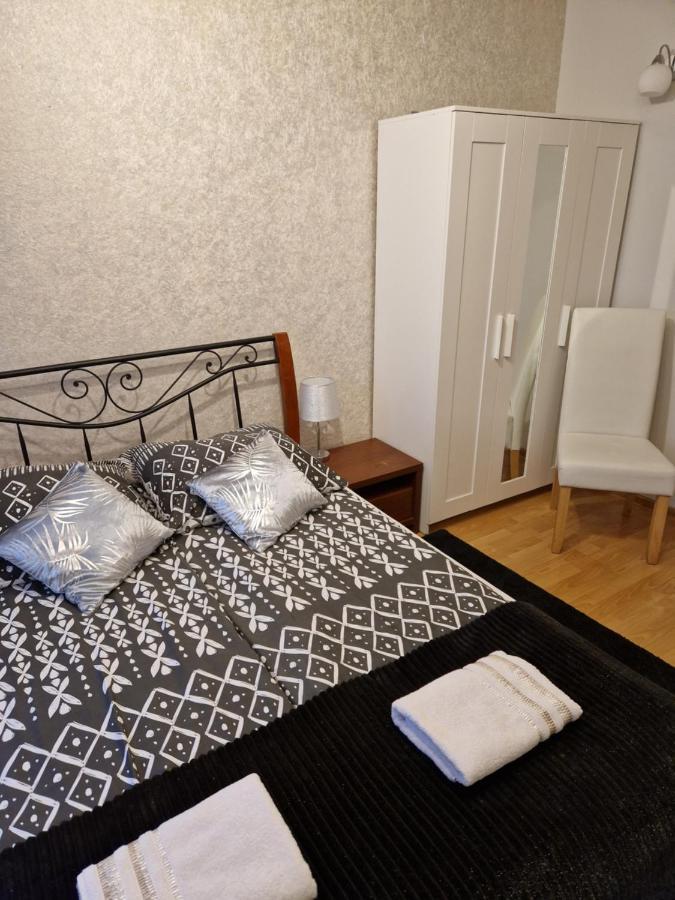 Zajazd Lesny Tuszyn Kültér fotó