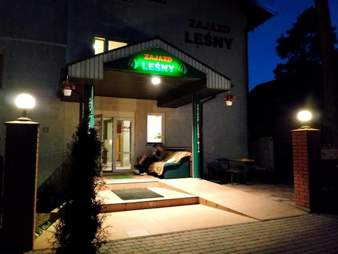 Zajazd Lesny Tuszyn Kültér fotó
